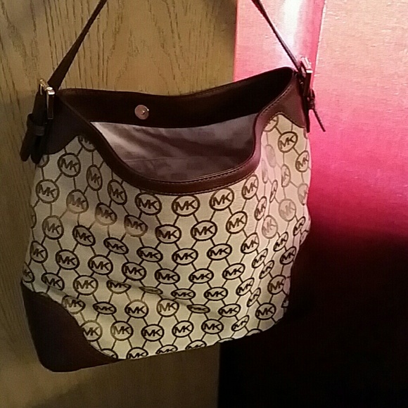 Michael kors purse - Picture 2 of 6